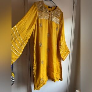 Agha noor small yellow outfit Pakistani